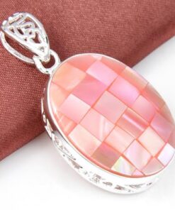 Shell and pearls pendant necklace