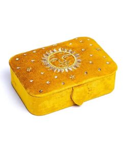 Kuldne päikese tikandiga samet karp