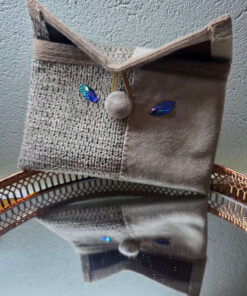 Blue eyes velvet pouch