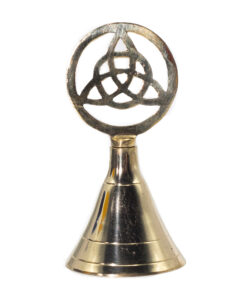 Messingist altarikelluke Triquetra