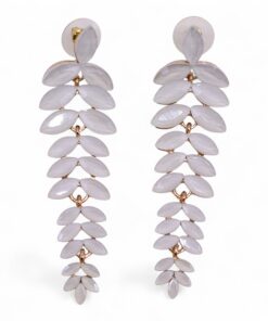 Pikad rippuvad valged kõrvarõngad Nymph