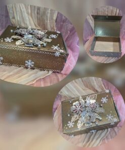 Golden snowflakes gift box