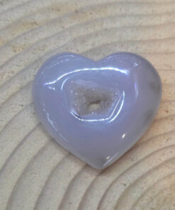 Kristallidega ahhaat süda