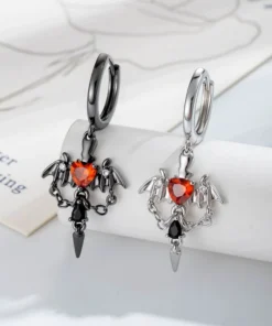 Nahkhiirega punase kristalliga kõrvarõngad