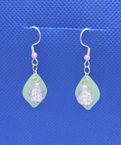 Roheline jaad lehega lilla klaas helmega hõbedased rippuvad kõrvarõngad