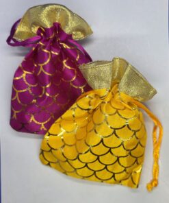 Kuldse kalasoomuse mustriga kotike 14x10,5 cm