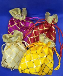 Kuldse ruudustikuga kotike 14x10 cm