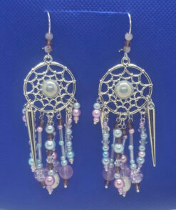 Roosa/lilla helmestega unepüüdja hõbedased rippuvad kõrvarõngad