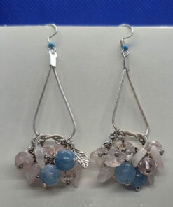 Akvamariin/roosa kvarts rippuvad hõbetatud kõrvarõngad