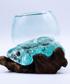 Sulaklaasist nõu puidust alusel