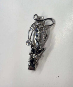 Hõbedane kassiga juuksenäpits