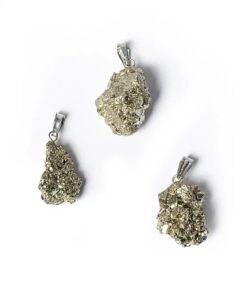 Püriit kristall hõbedase aasaga ripats