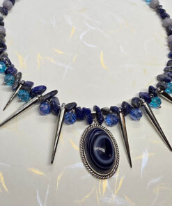 Natural stone chips pendant choker necklace